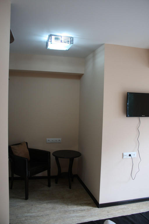 Hotel Delisi Tbilisi Quarto foto